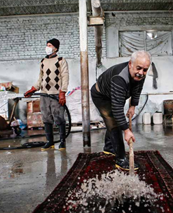 شستشوی سنتی قالی در قالیشویی شهرک راه آهن